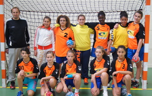 Ludo , Pauline , Camille , Laura , Ludneli , Laure - Marie et Loréna 
Devant : Manon, Marion , Léa , Charline et Wafa