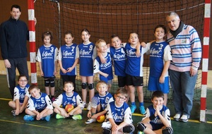 Les mêmes sans la traditionnelle grimace , avec leurs coachs : Xavier et Fabrice . 